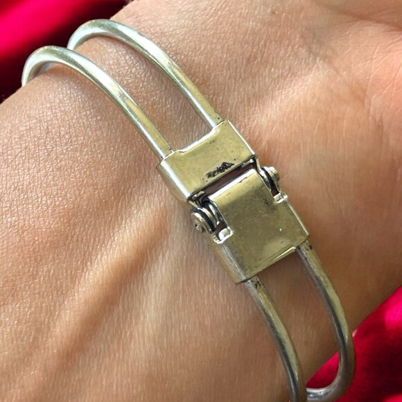 🌹 Vintage Silver Metal Rose Cuff Bracelet - Picture 4 of 10